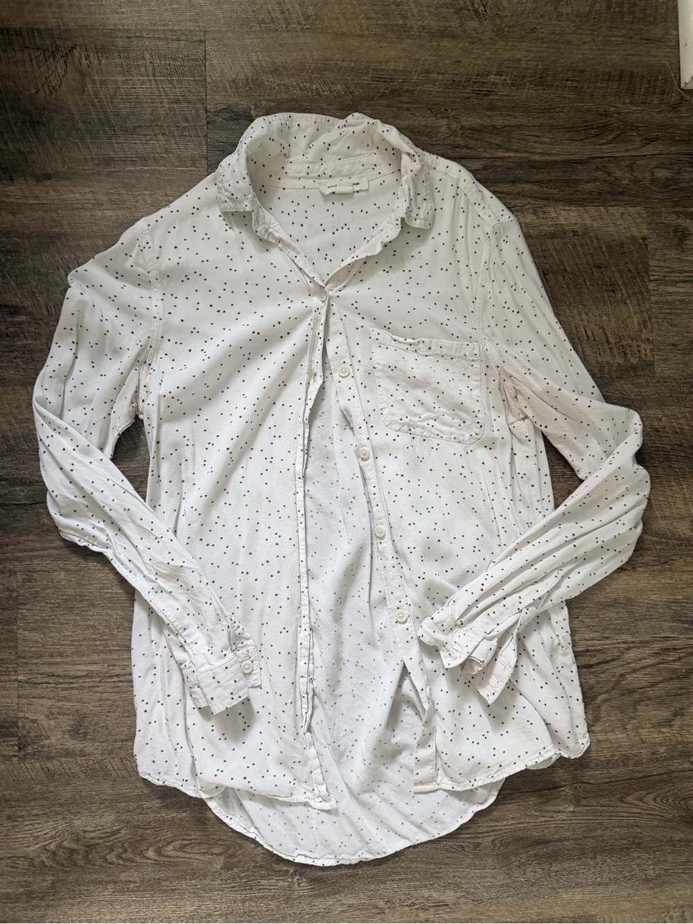 beachlunchlounge White Button-Down Shirt with Black Micro Dot Print
